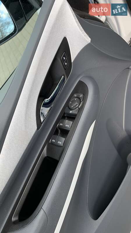 Хэтчбек Chevrolet Bolt EV 2020 в Каменском