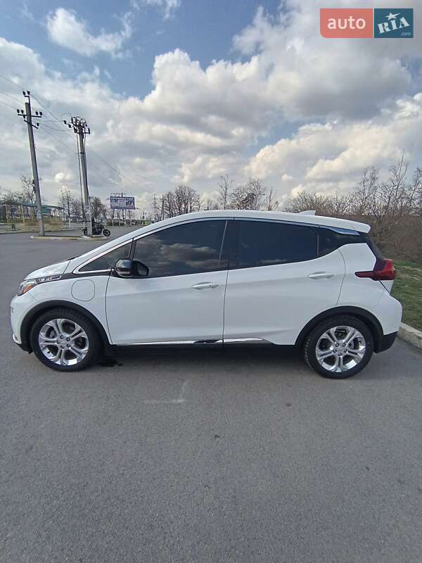 Хэтчбек Chevrolet Bolt EV 2019 в Киеве