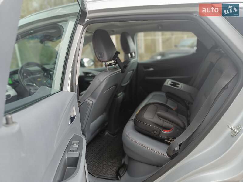 Хэтчбек Chevrolet Bolt EV 2017 в Львове фото 11 Хэтчбек Chevrolet Bolt EV 2017 в Львове