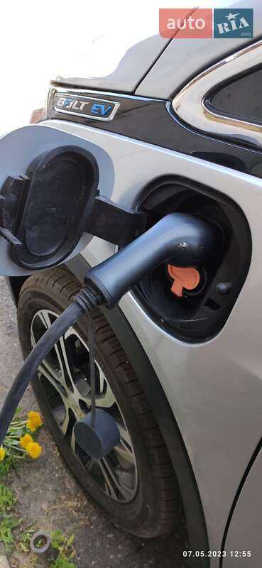 Хэтчбек Chevrolet Bolt EV 2020 в Днепре фото 12 Хэтчбек Chevrolet Bolt EV 2020 в Днепре