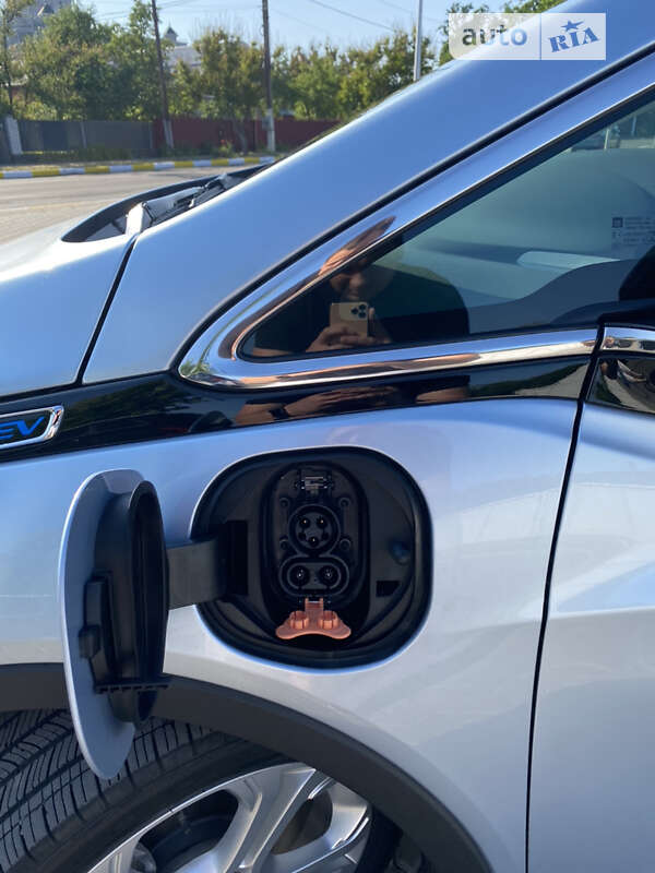 Хэтчбек Chevrolet Bolt EV 2017 в Ирпене фото 9 Хэтчбек Chevrolet Bolt EV 2017 в Ирпене