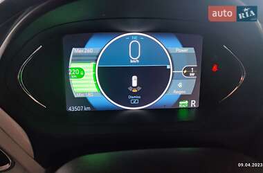 Хэтчбек Chevrolet Bolt EV 2017 в 
