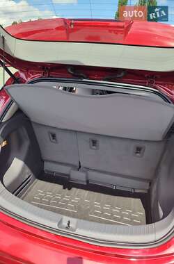 Хэтчбек Chevrolet Bolt EV 2018 в 