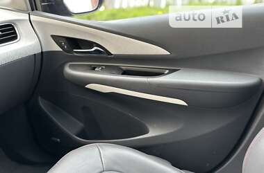 Хэтчбек Chevrolet Bolt EV 2020 в 