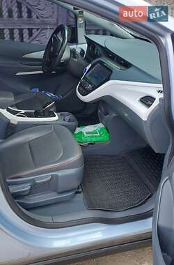 Хэтчбек Chevrolet Bolt EV 2017 в 