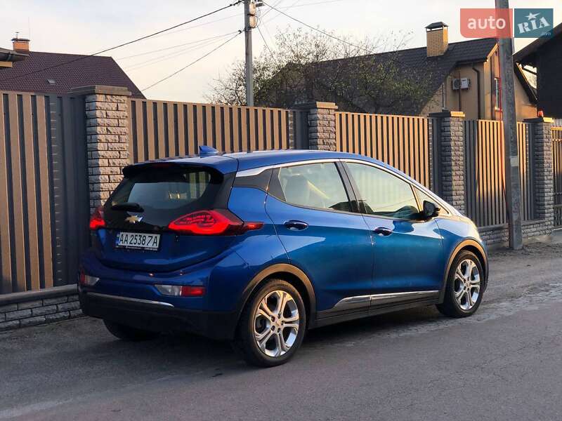 Хетчбек Chevrolet Bolt EV 2017 в Києві фото 4 Хетчбек Chevrolet Bolt EV 2017 в Києві