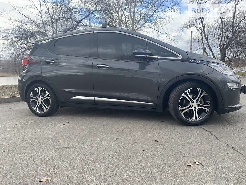 Хэтчбек Chevrolet Bolt EV 2019 в Киеве