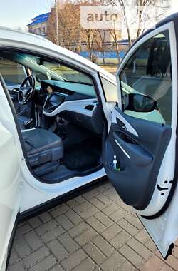 Хэтчбек Chevrolet Bolt EV 2017 в 
