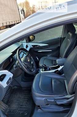 Хэтчбек Chevrolet Bolt EV 2017 в 