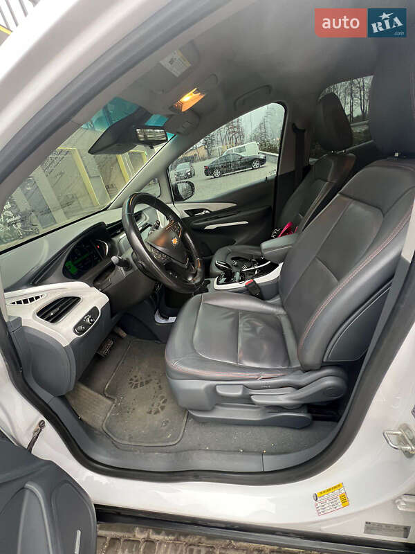 Хэтчбек Chevrolet Bolt EV 2016 в Виннице фото 14 Хэтчбек Chevrolet Bolt EV 2016 в Виннице