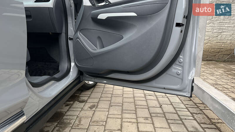 Хэтчбек Chevrolet Bolt EV 2020 в Николаеве