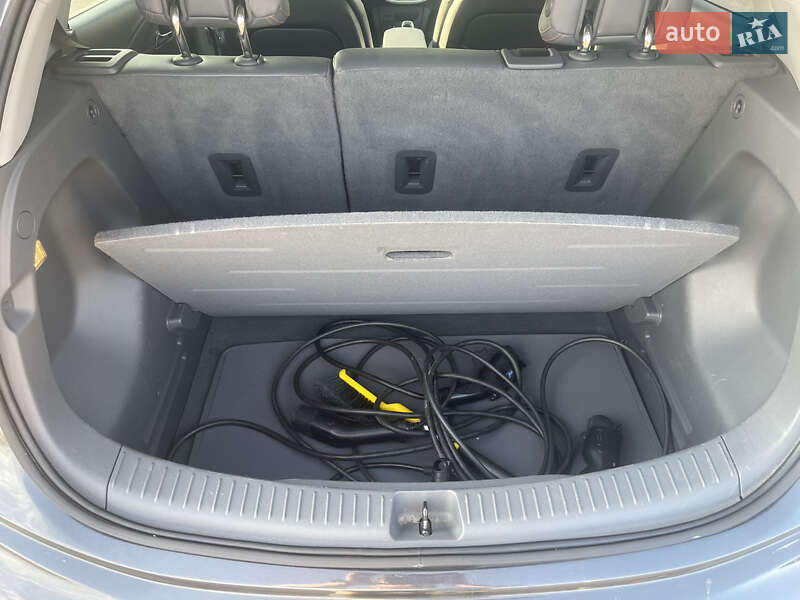 Хэтчбек Chevrolet Bolt EV 2018 в Киеве фото 17 Хэтчбек Chevrolet Bolt EV 2018 в Киеве