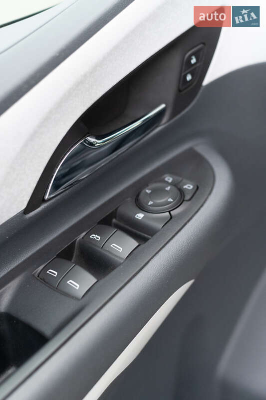 Хэтчбек Chevrolet Bolt EV 2017 в Днепре