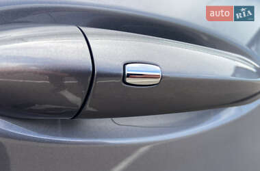 Хэтчбек Chevrolet Bolt EV 2022 в 