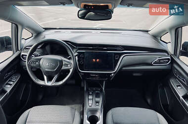 Хэтчбек Chevrolet Bolt EV 2022 в 