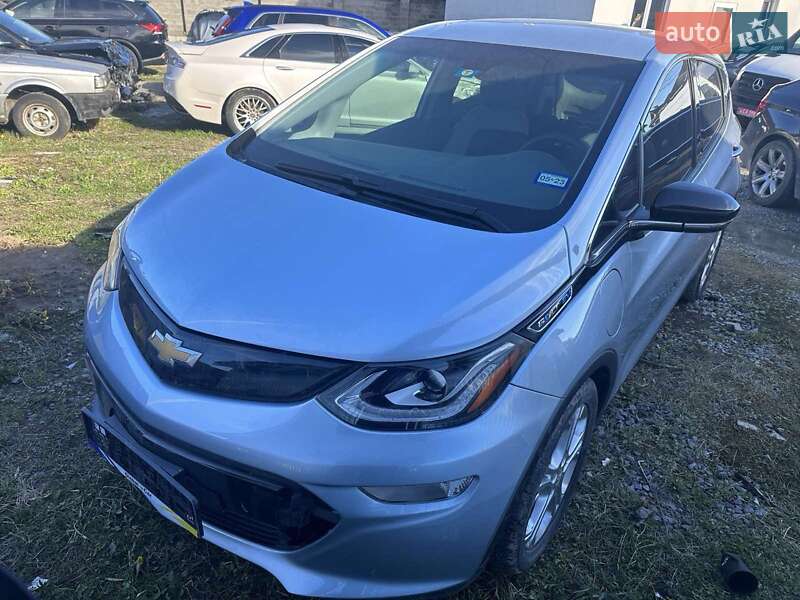 Хэтчбек Chevrolet Bolt EV 2017 в 