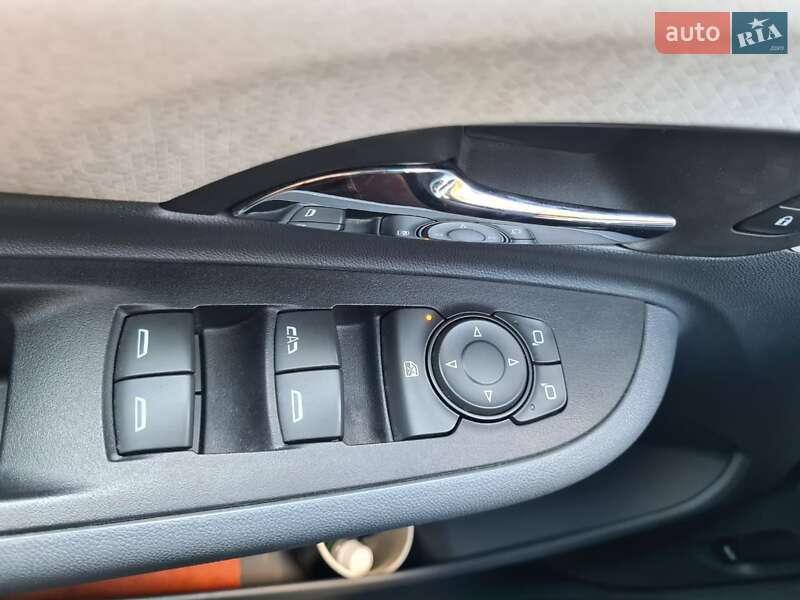 Хэтчбек Chevrolet Bolt EV 2017 в Черновцах