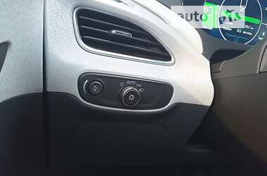 Хэтчбек Chevrolet Bolt EV 2019 в 