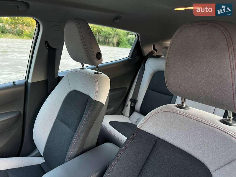 Хэтчбек Chevrolet Bolt EV 2020 в Днепре фото 30 Хэтчбек Chevrolet Bolt EV 2020 в Днепре