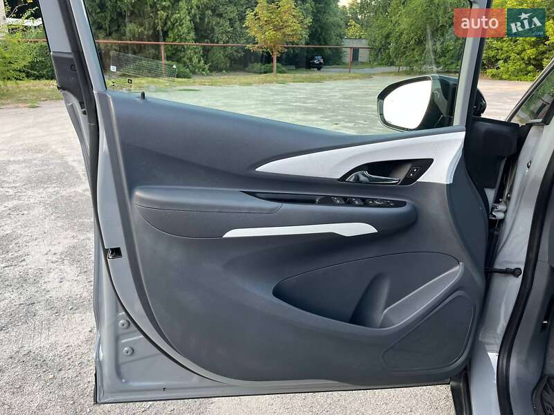 Хэтчбек Chevrolet Bolt EV 2020 в Днепре фото 33 Хэтчбек Chevrolet Bolt EV 2020 в Днепре