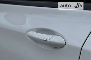 Хэтчбек Chevrolet Bolt EV 2020 в 