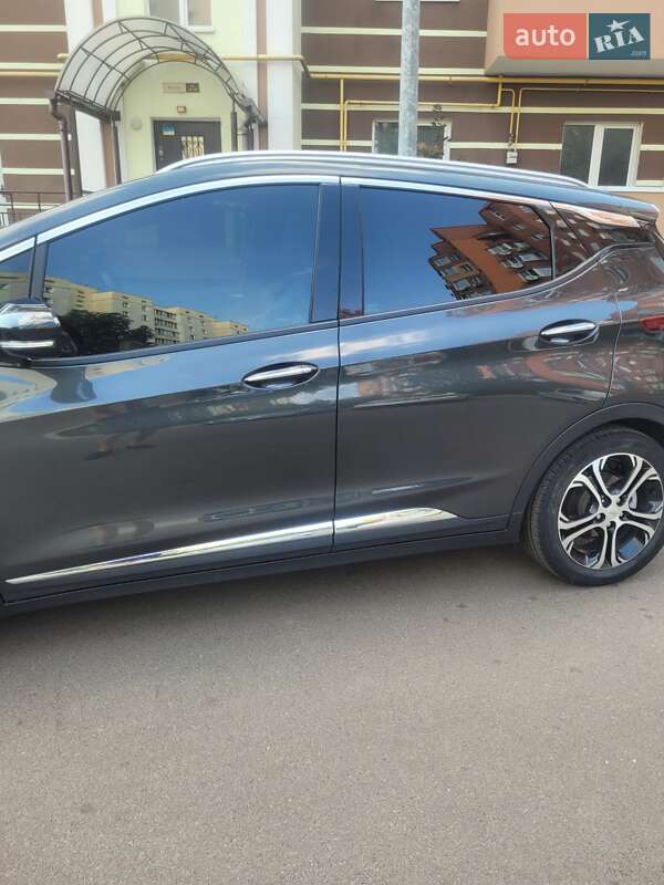 Хэтчбек Chevrolet Bolt EV 2020 в Киеве