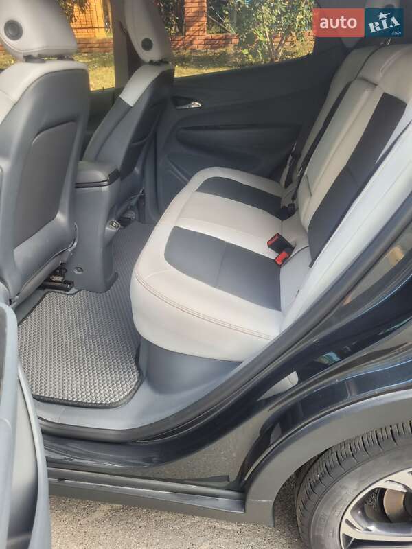 Хэтчбек Chevrolet Bolt EV 2020 в Киеве