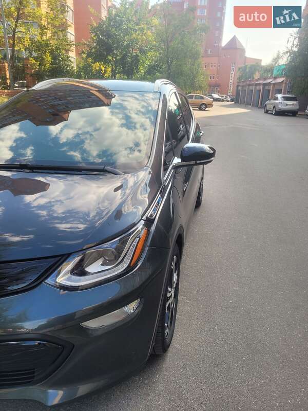 Хэтчбек Chevrolet Bolt EV 2020 в Киеве