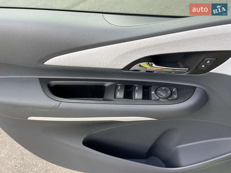 Хэтчбек Chevrolet Bolt EV 2018 в Харькове фото 8 Хэтчбек Chevrolet Bolt EV 2018 в Харькове