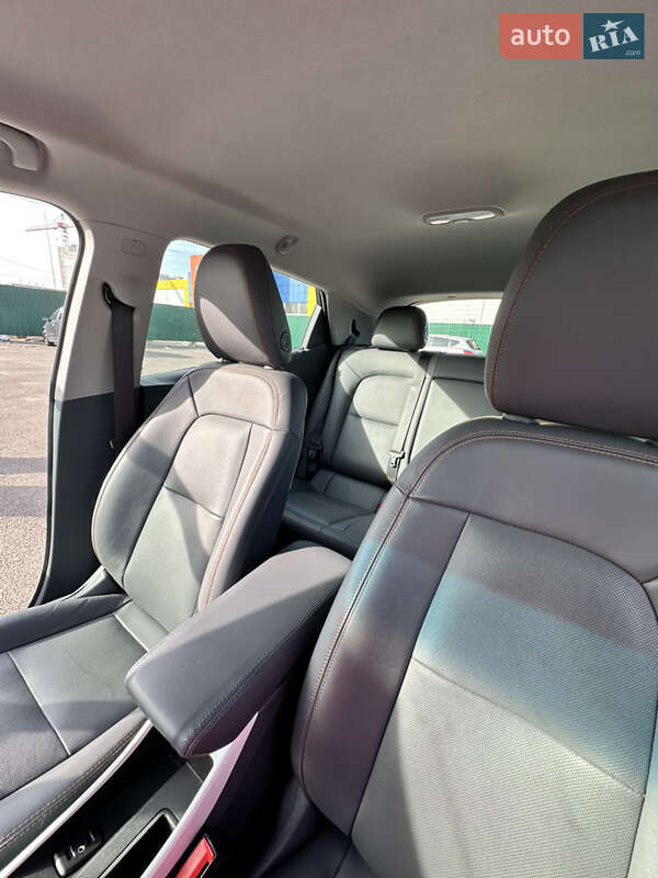 Хетчбек Chevrolet Bolt EV 2018 в Житомирі
