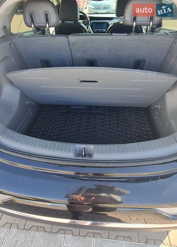 Хетчбек Chevrolet Bolt EV 2017 в Києві