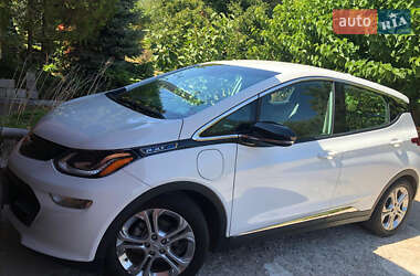 Хэтчбек Chevrolet Bolt EV 2021 в 