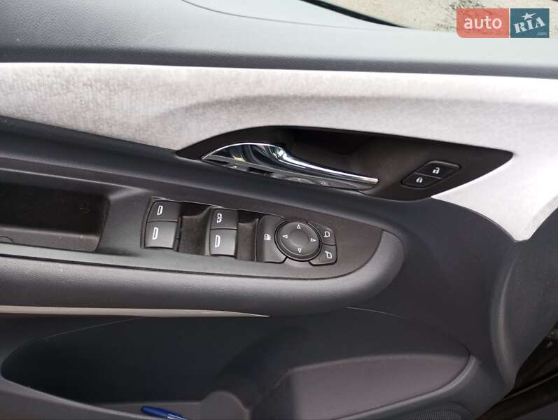 Хэтчбек Chevrolet Bolt EV 2017 в Житомире фото 9 Хэтчбек Chevrolet Bolt EV 2017 в Житомире