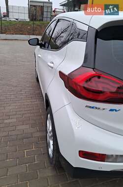 Хэтчбек Chevrolet Bolt EV 2020 в 