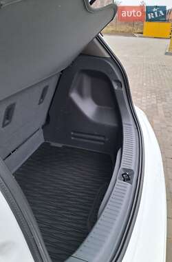 Хэтчбек Chevrolet Bolt EV 2020 в 