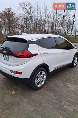 Хэтчбек Chevrolet Bolt EV 2020 в 