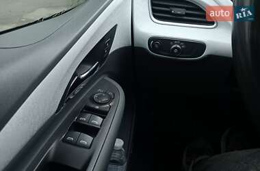 Хэтчбек Chevrolet Bolt EV 2020 в 