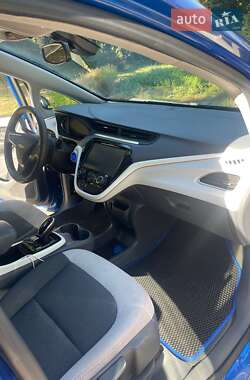 Хэтчбек Chevrolet Bolt EV 2016 в 