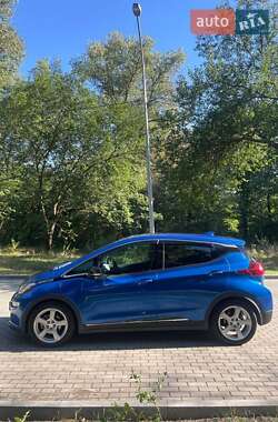 Хэтчбек Chevrolet Bolt EV 2016 в 