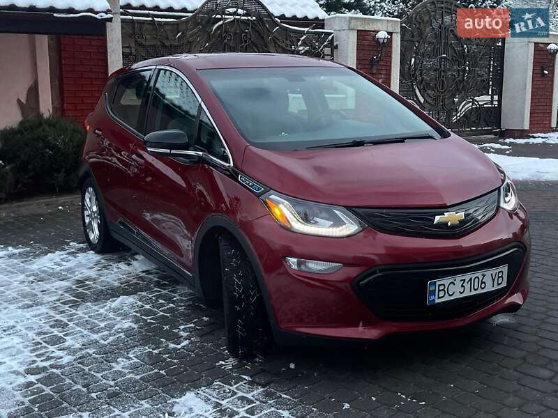 Хэтчбек Chevrolet Bolt EV 2021 в 