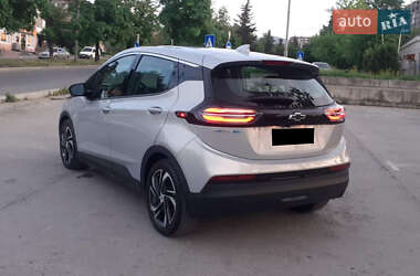 Хэтчбек Chevrolet Bolt EV 2022 в 