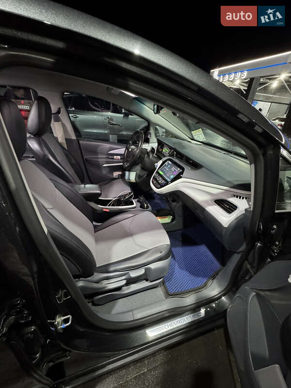 Хэтчбек Chevrolet Bolt EV 2017 в Киеве