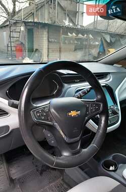 Хэтчбек Chevrolet Bolt EV 2017 в 