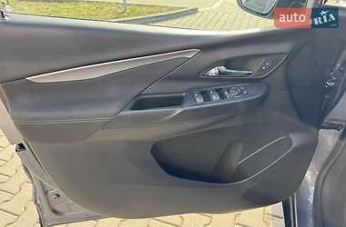 Хэтчбек Chevrolet Bolt EV 2022 в 