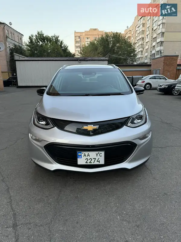 Хетчбек Chevrolet Bolt EV 2016 в 