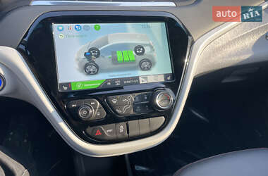 Хэтчбек Chevrolet Bolt EV 2017 в 