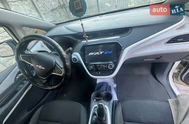 Хэтчбек Chevrolet Bolt EV 2017 в 