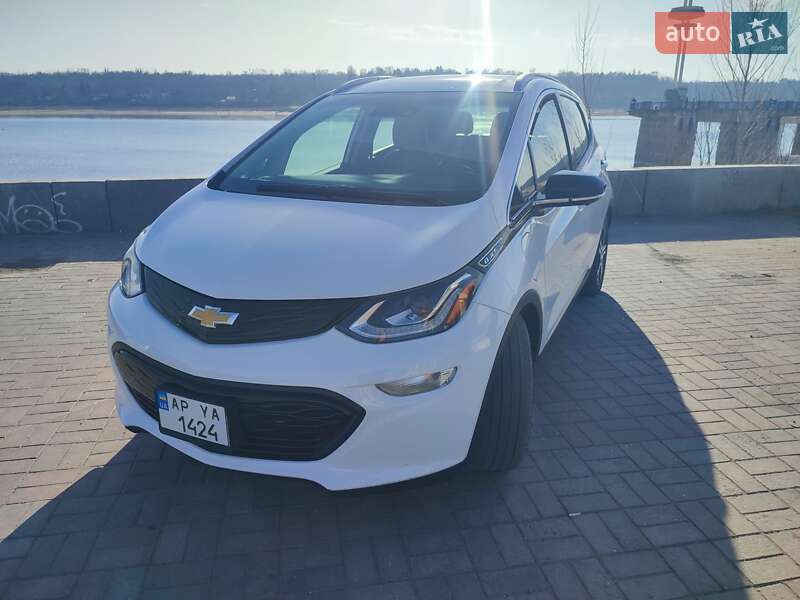 Хэтчбек Chevrolet Bolt EV 2021 в 