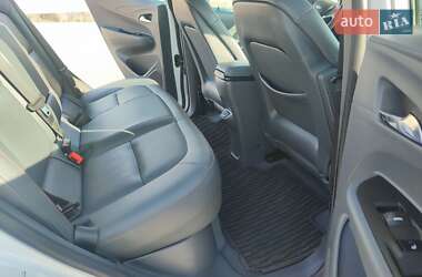 Хэтчбек Chevrolet Bolt EV 2021 в 