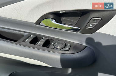 Хэтчбек Chevrolet Bolt EV 2019 в 